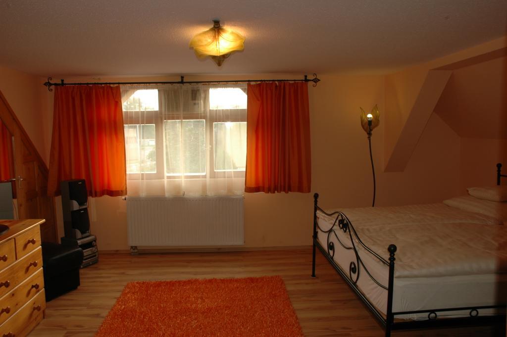 Alom Kucko Apartman Залаегерсег Номер фото